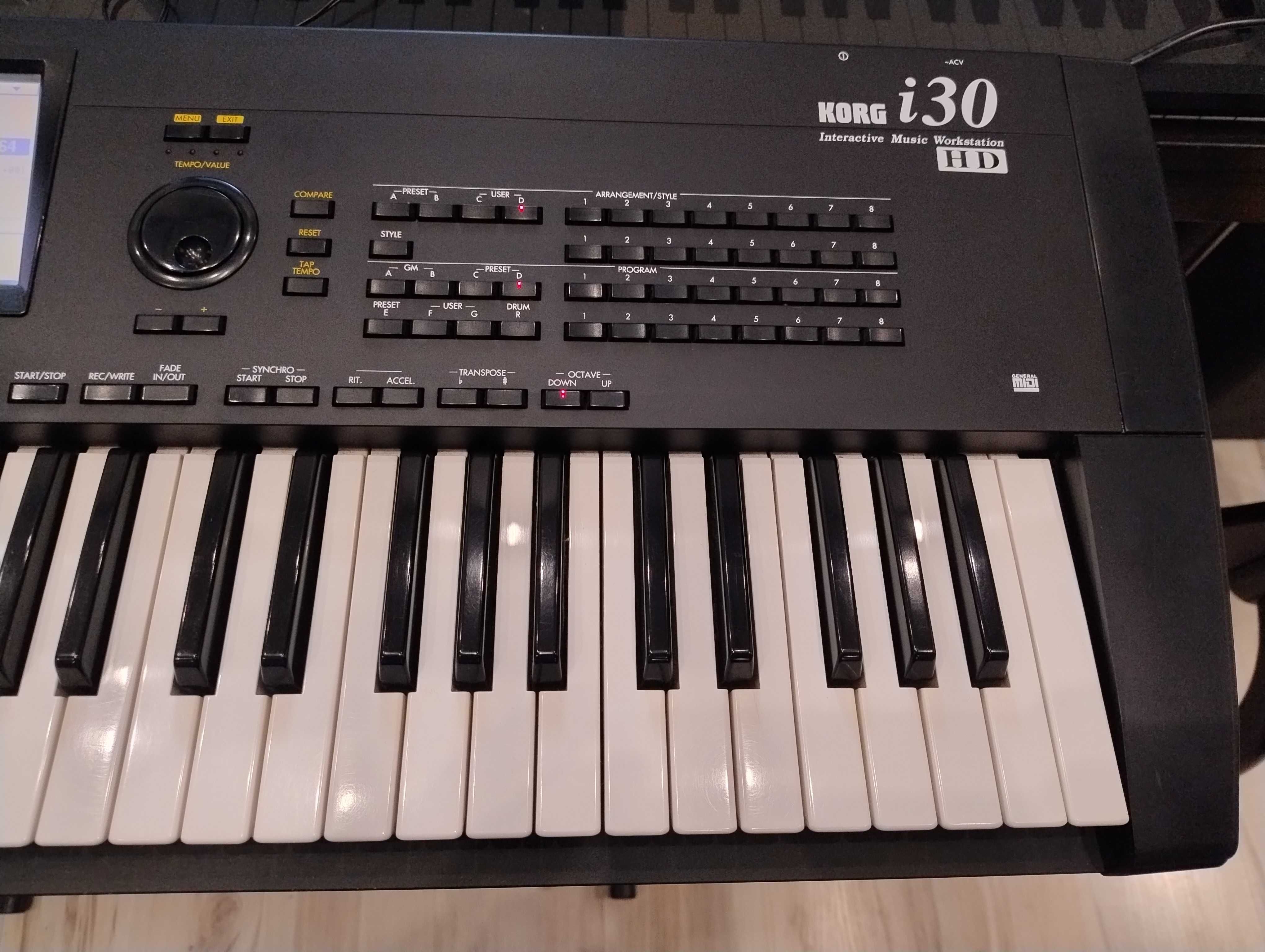 syntezator/ workstation Korg i30 HD