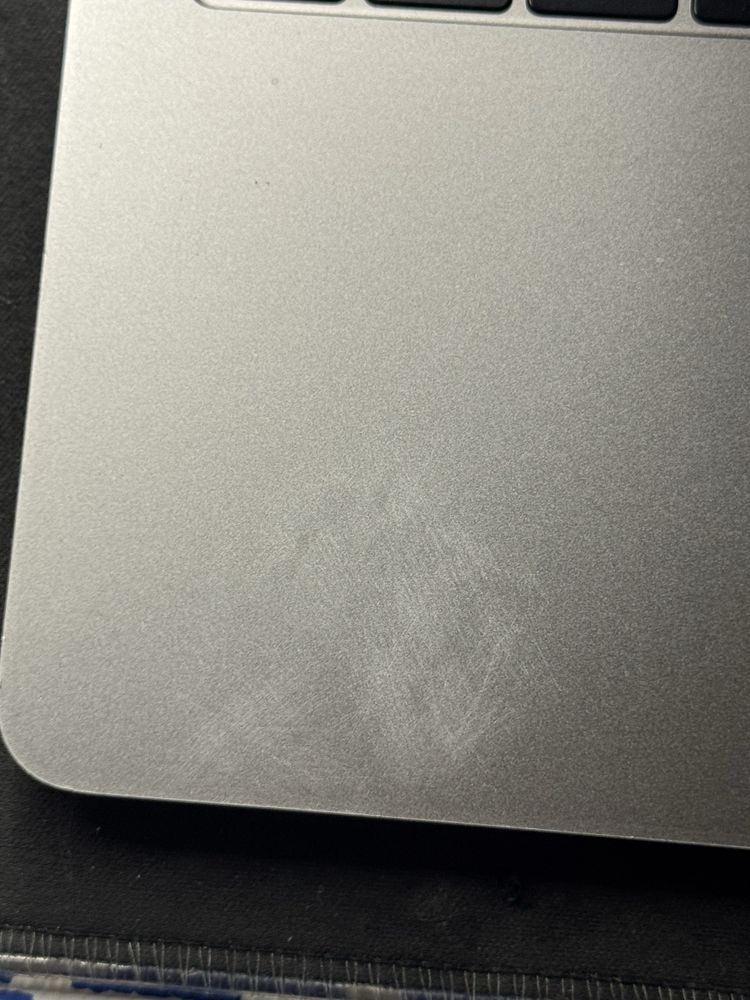 MacBook Pro 2017 13” 8GB i5 256GB SSD