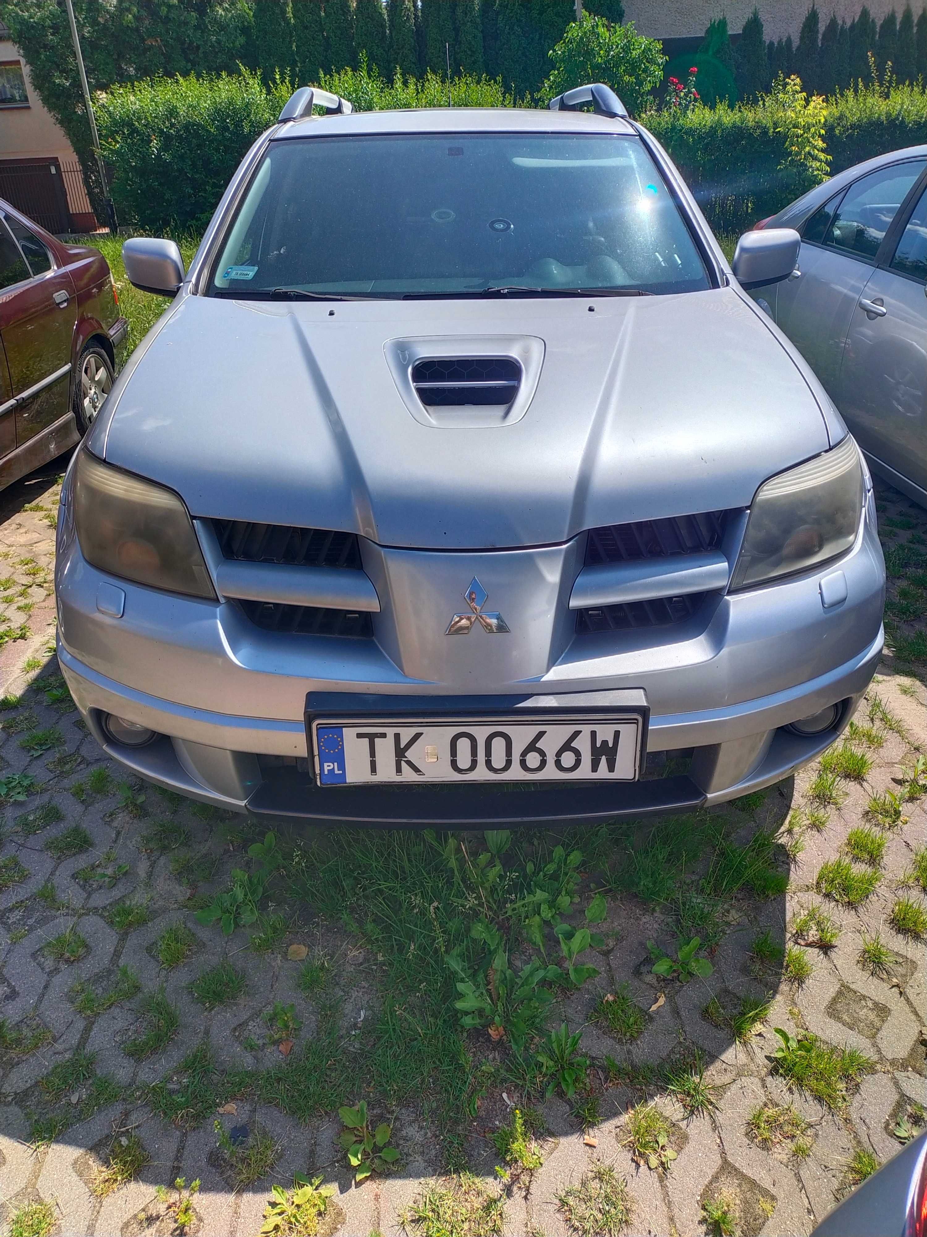 Samochód Mitsubishi Outlander 1 Turbo