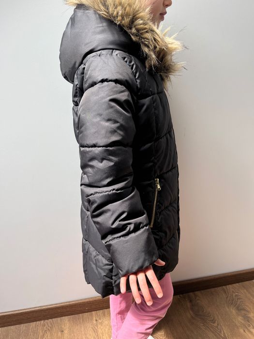 Kurtka zimowa H&M 128-134 parka czarna z futerkiem pikowana długa zara