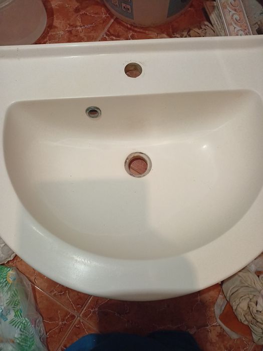 Umywalka 60cm naszafkowa