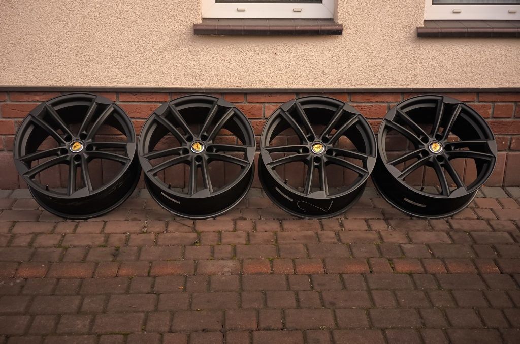 →Felgi Wheelworld WH27 19x8,5 5x112 ET35 motec keskin Japan racing