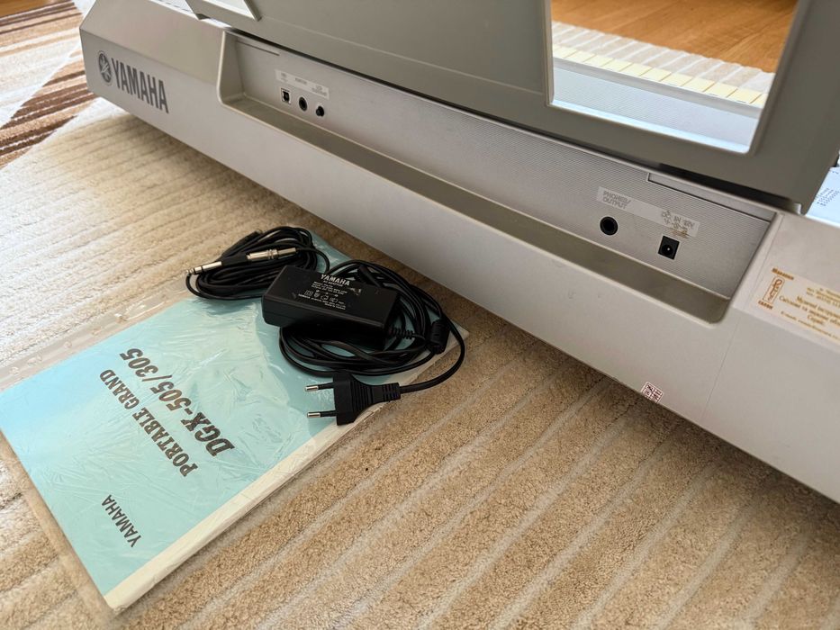YAMAHA Keyboard Portable Grand DGX-305 pianino cyfrowe, 1 właściciel