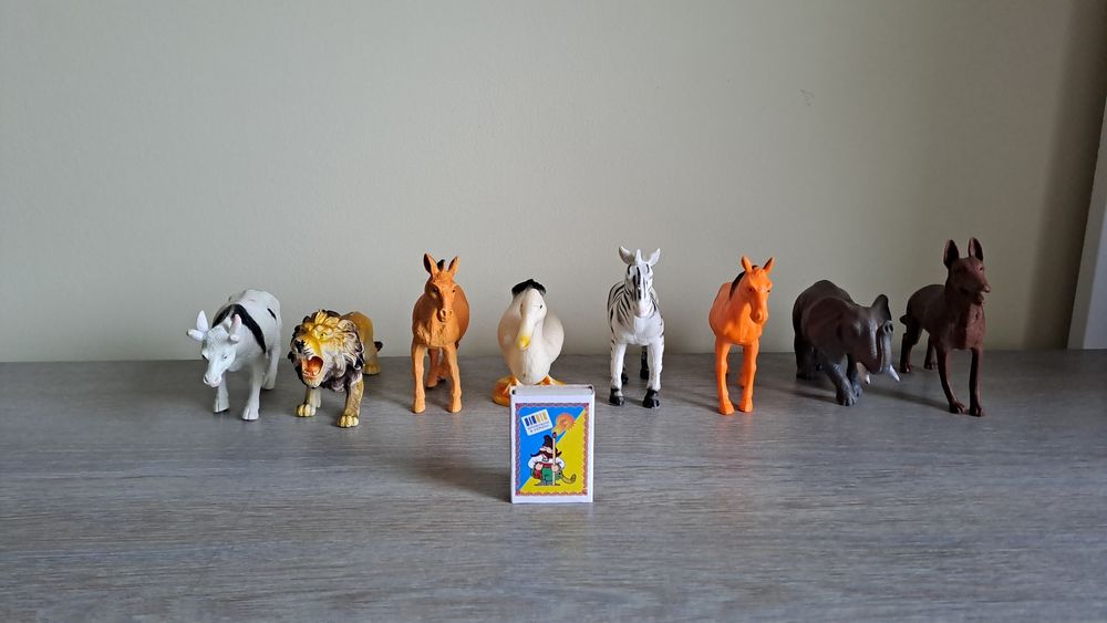 Фігурки звіряток тварин