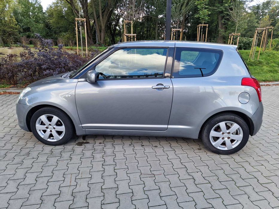 Suzuki Swift 1.5 102KM benzyna keyless go bez rdzy z Niemiec