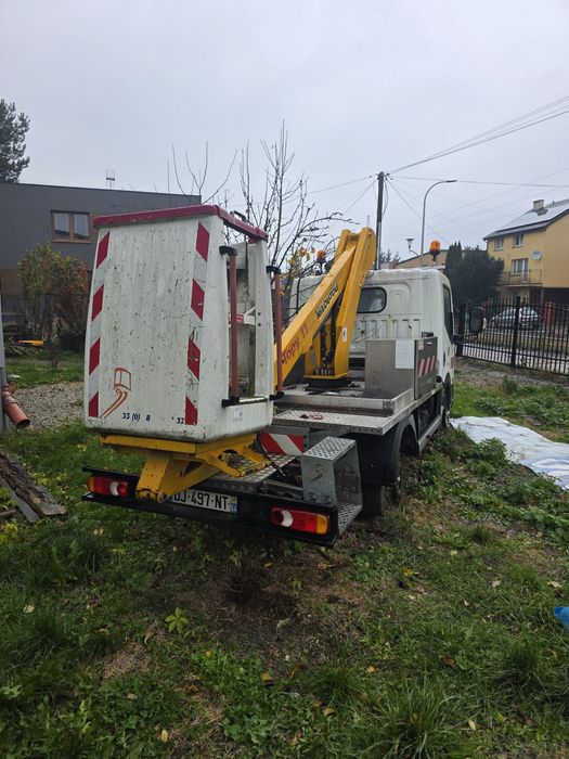 Nissan cabstar 2014 uszkodzony podnośnik koszowy