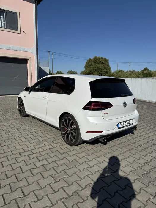 VW Golf 7.5 GTI Performance DSG - 3 Portas (Stock)