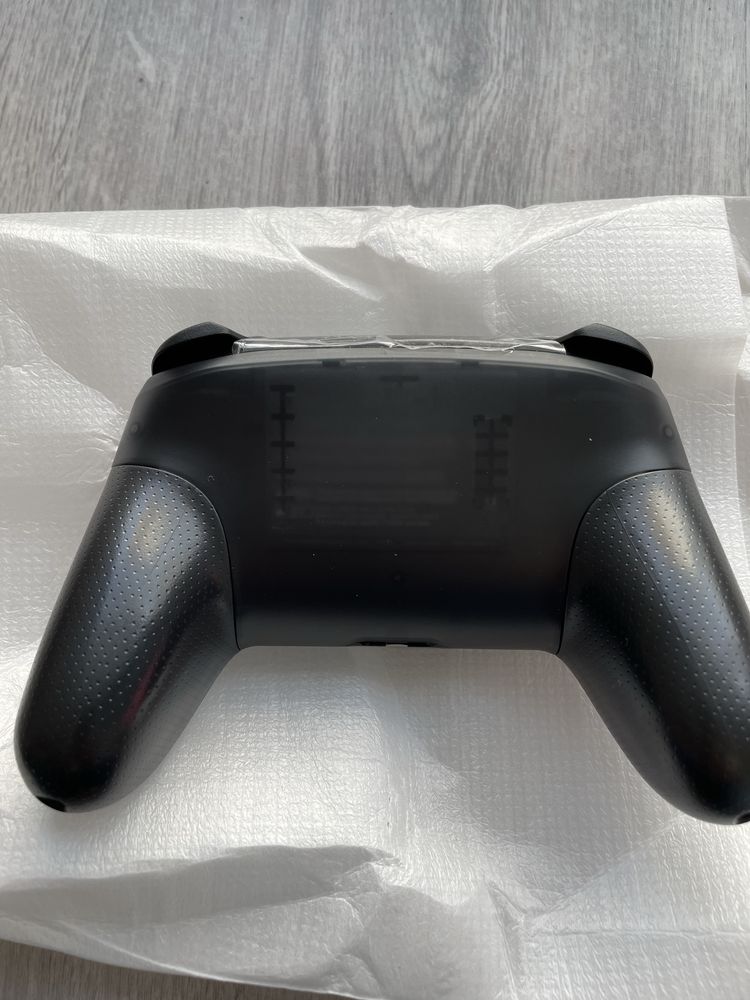 Nintendo Switch - Pro controller