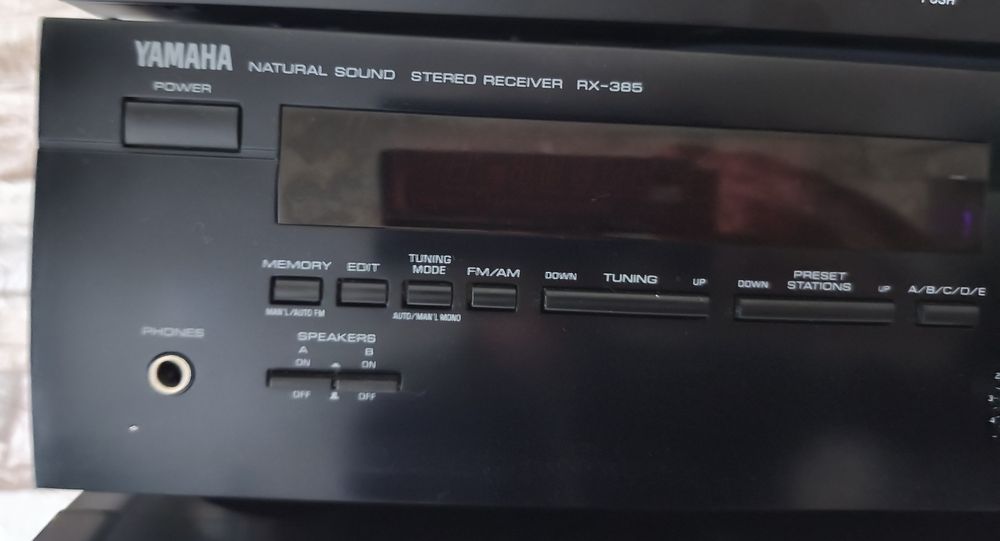 Amplituner Yamaha RX-385