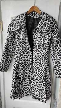 Пальто з леопардовим принтом