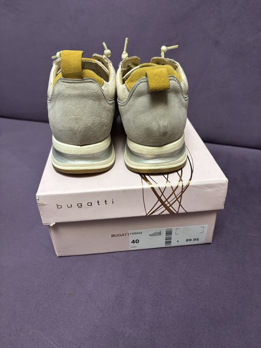 Кросівки круті Bugatti р. 40, на не широку ногу, як нові