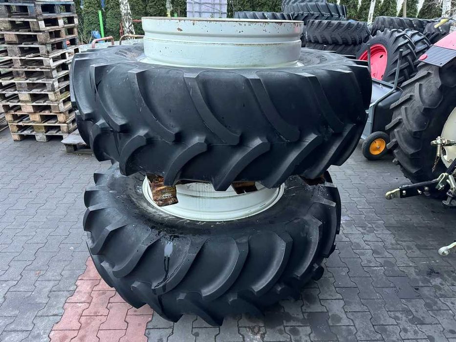 Koła bliźniacze tył R38 opony felgi komplet AGCO VALTRA FENDT MASSEY