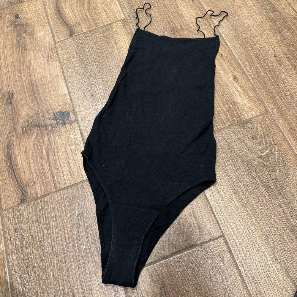 czarne body odkryte plecy XS/S sznureczki open back