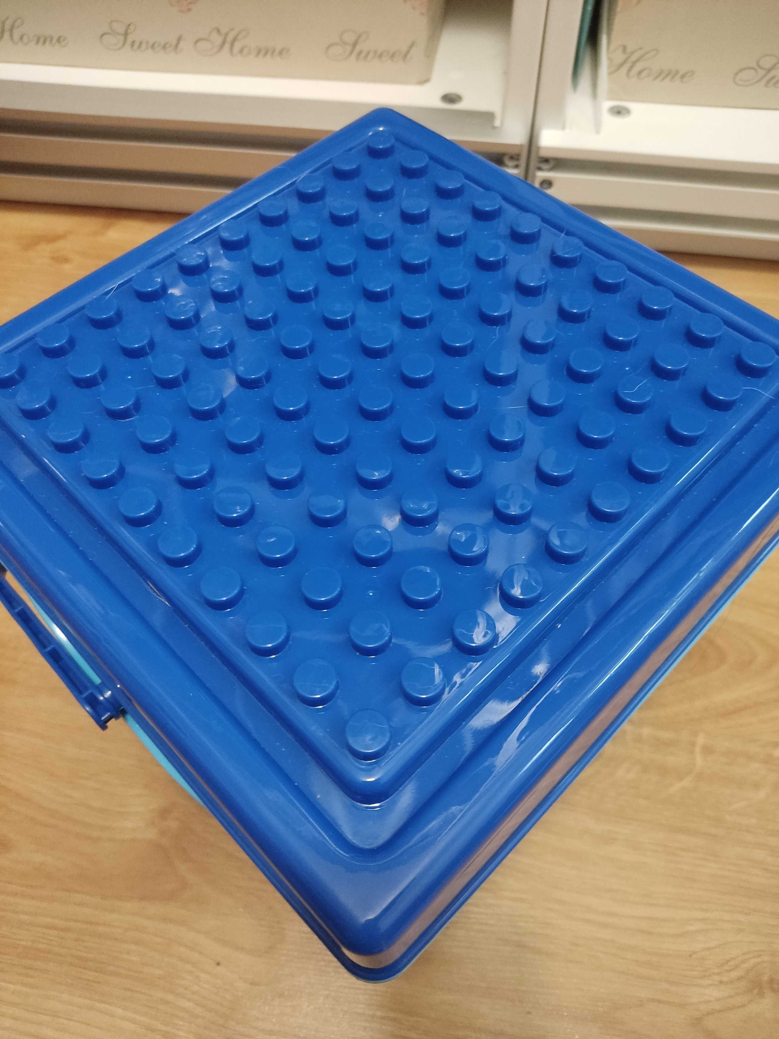 Klocki Playtive w pudełku