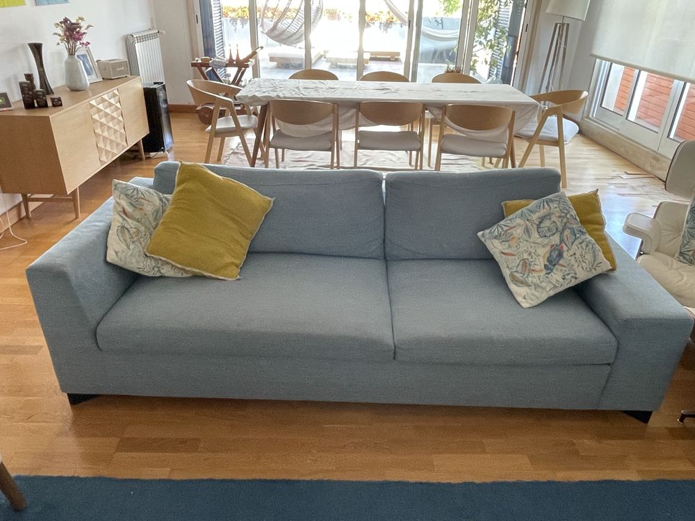 Sofa azul da Pátria interiores