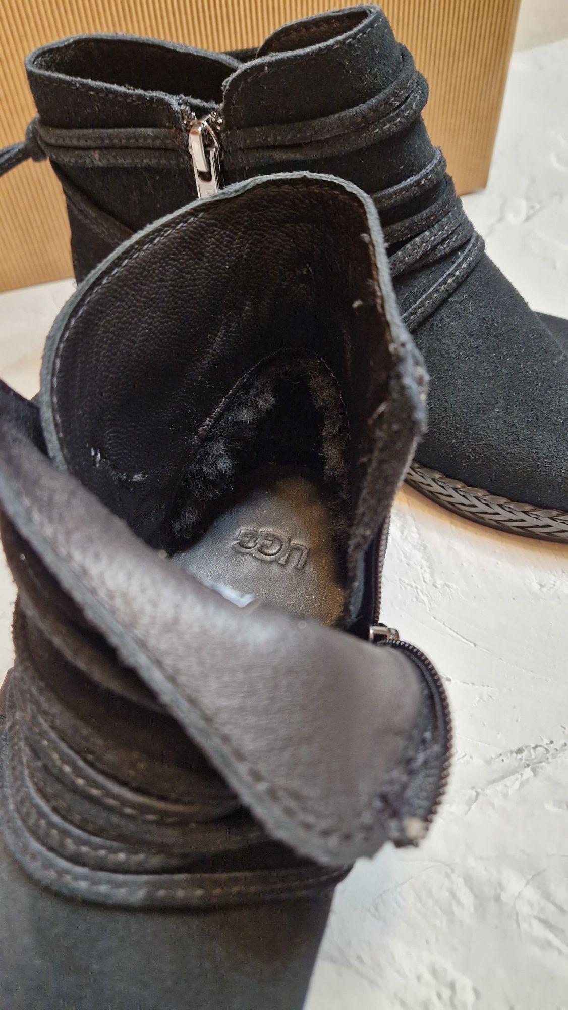 Nowe buty UGG model Rianne r. 38,5