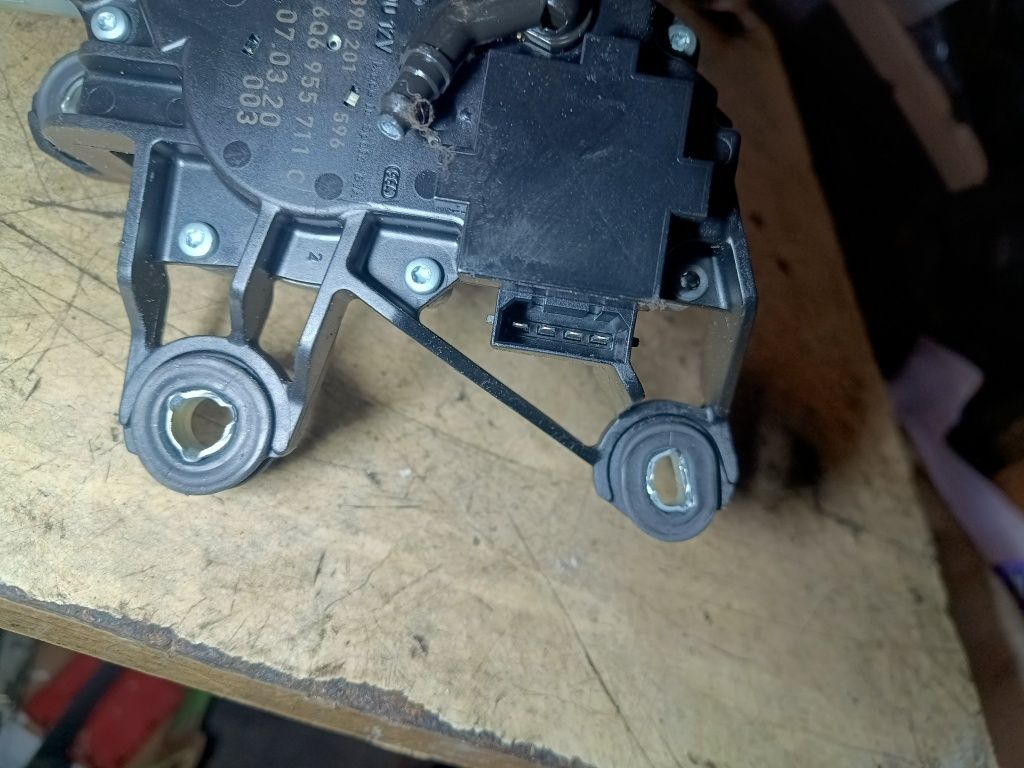 Mechanizm wycieraczki tył ramię VW polo 9n IV oryginał komplet