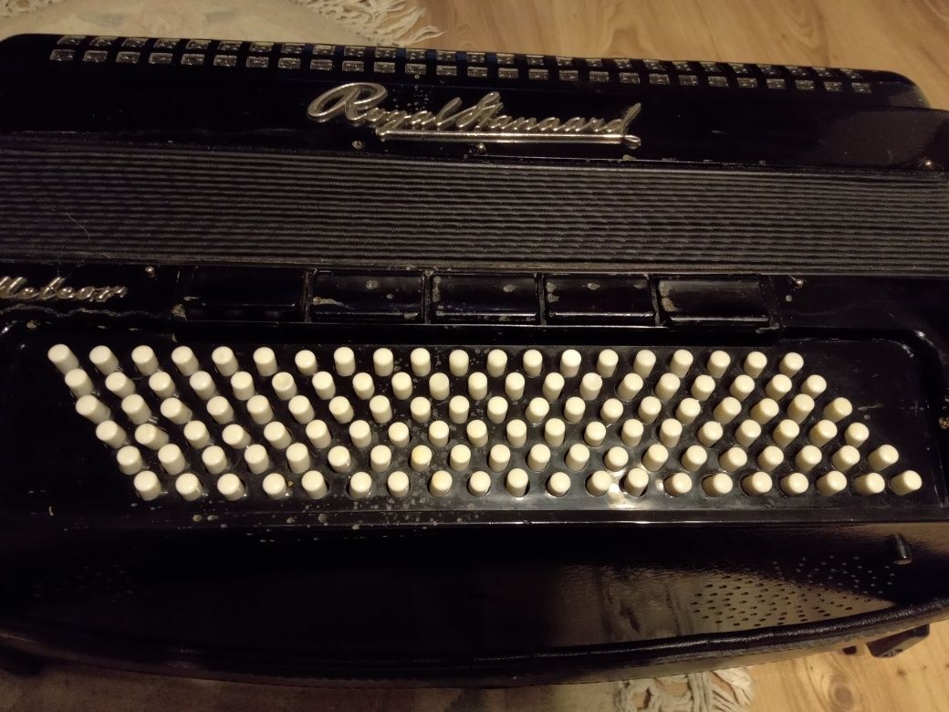 Akordeon RoyalStandard Meteor