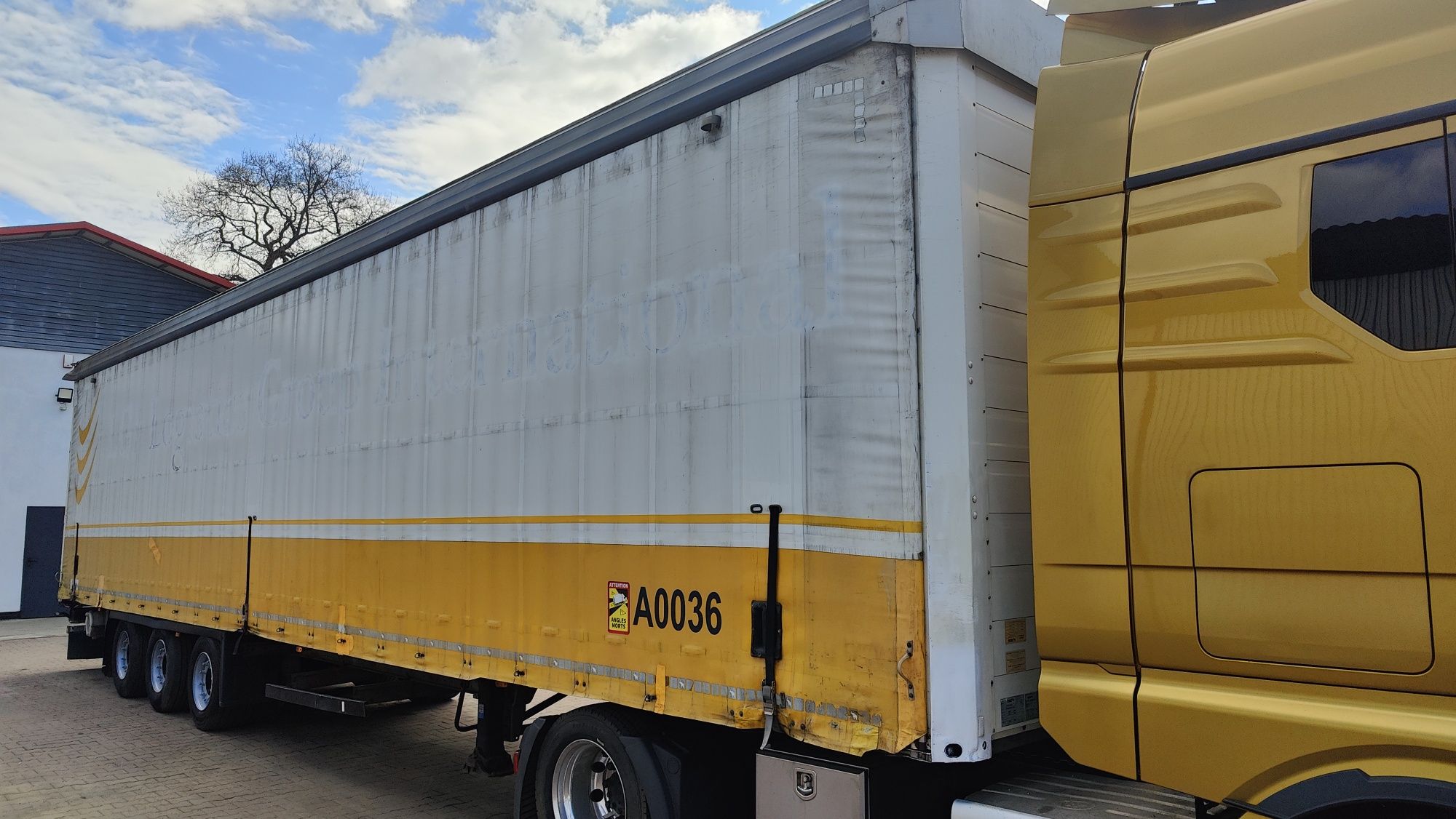 Naczepa Schmitz Cargobull / Speed Curtain/ MEGA 3m / Podnoszona oś /XL