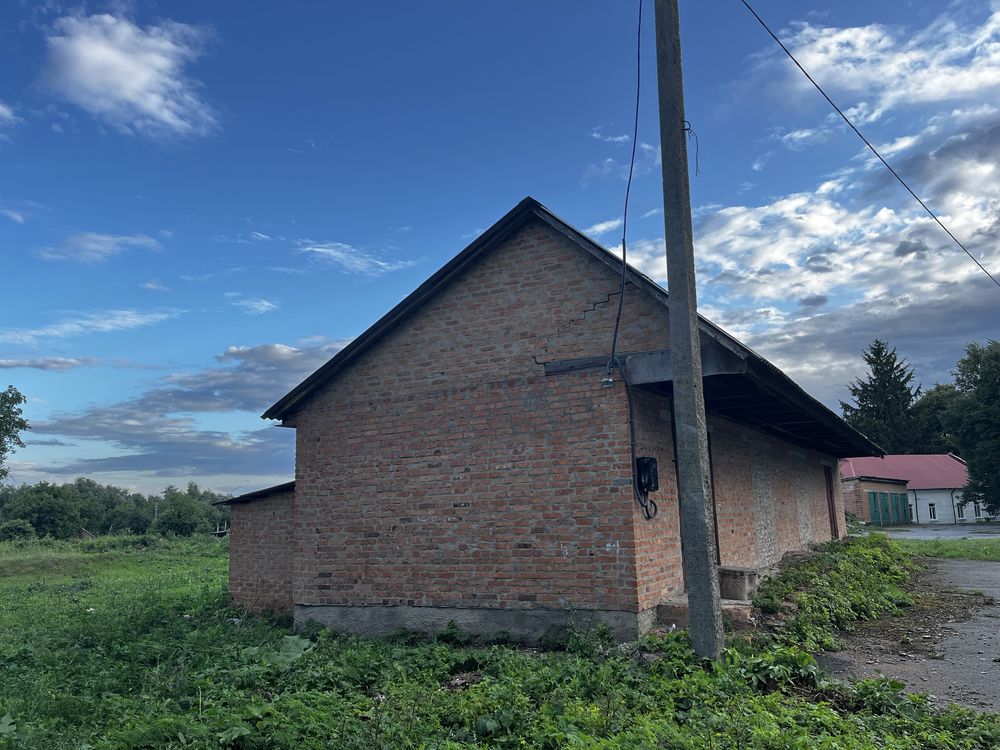 Продаж складських приміщень
