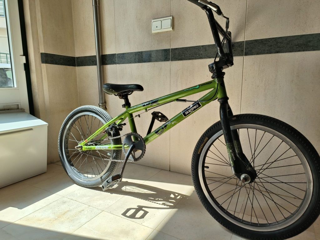 BMX verde aro 18- pronta pra andar