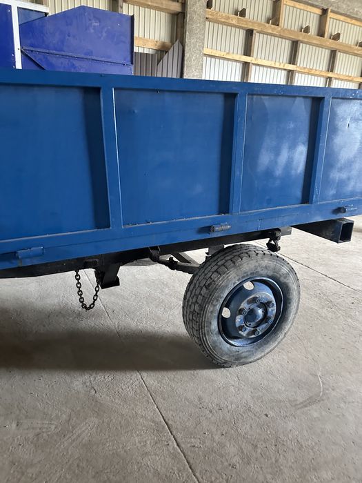 Прицеп до трактора хороший є багато чого іншого такош є і 2 осний