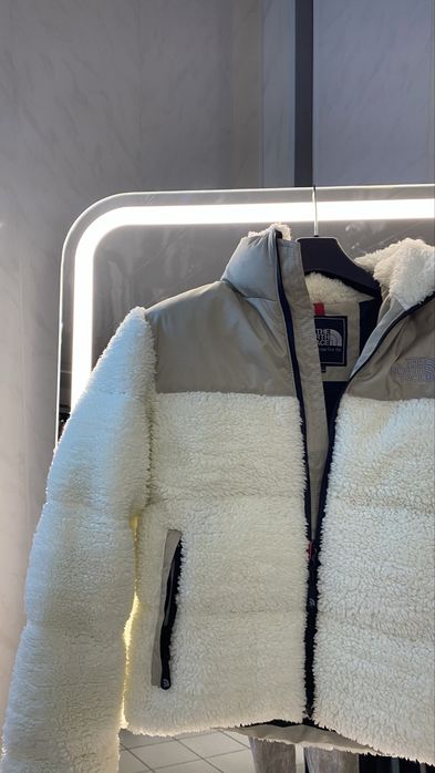 Жіночий пуховик The North Face, бежевий, розмір L — новий!