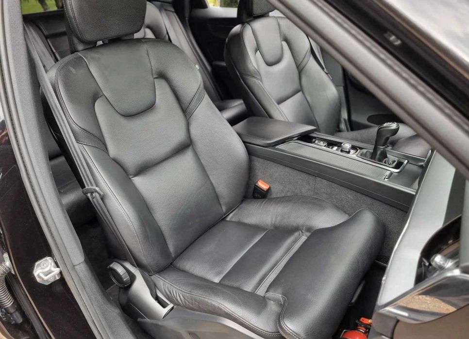 Авто з Європи Volvo XC 60 D3 Momentum Pro