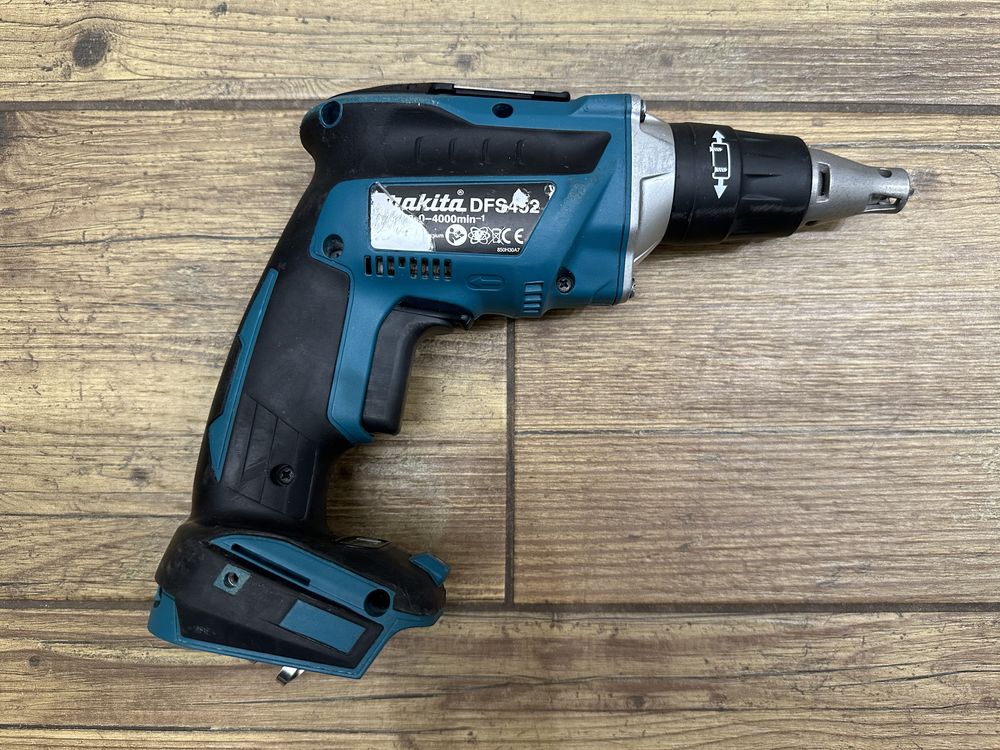 Wkrętarka do płyt GK Makita DFS452