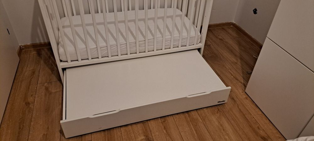 Łóżeczko niemowlęce Woodies Fox Cot 120×60 białe + materac i szuflada