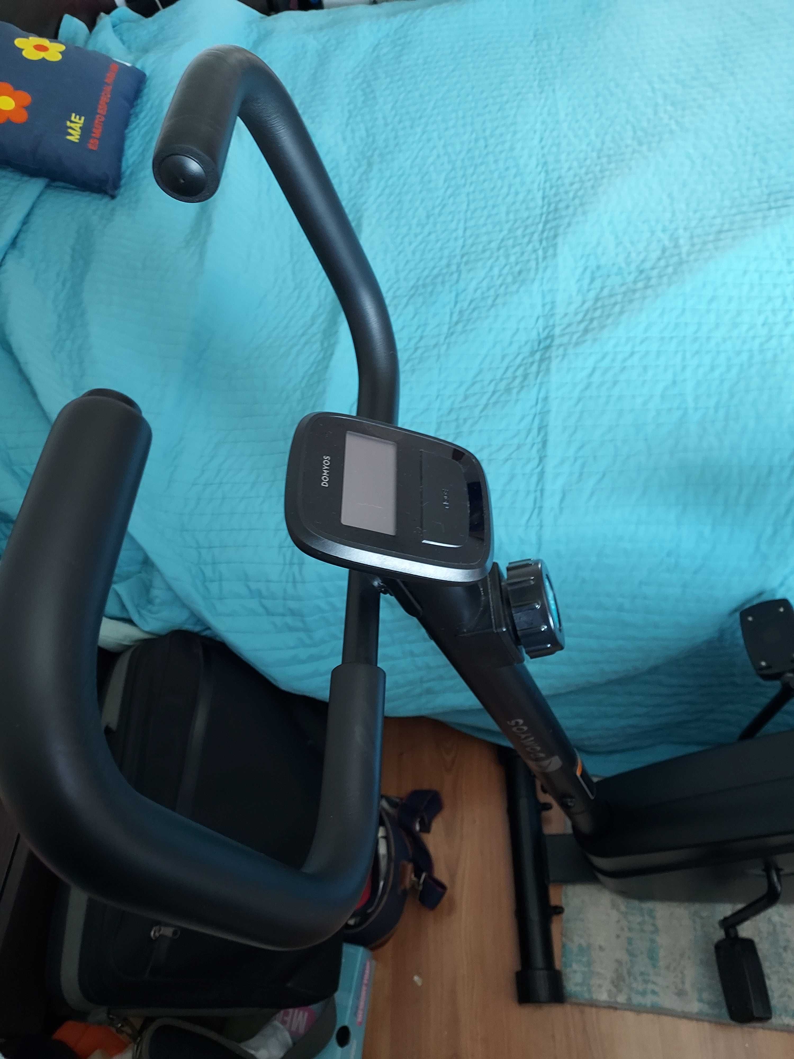 Bicicleta estática da Decathlon como nova