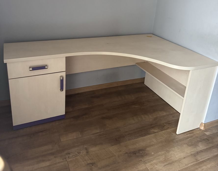 Biurko. Stan bardzo dobry.