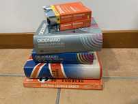 Dou  a 0€ Varias enciclopedias/ dicionarios/ DVDs