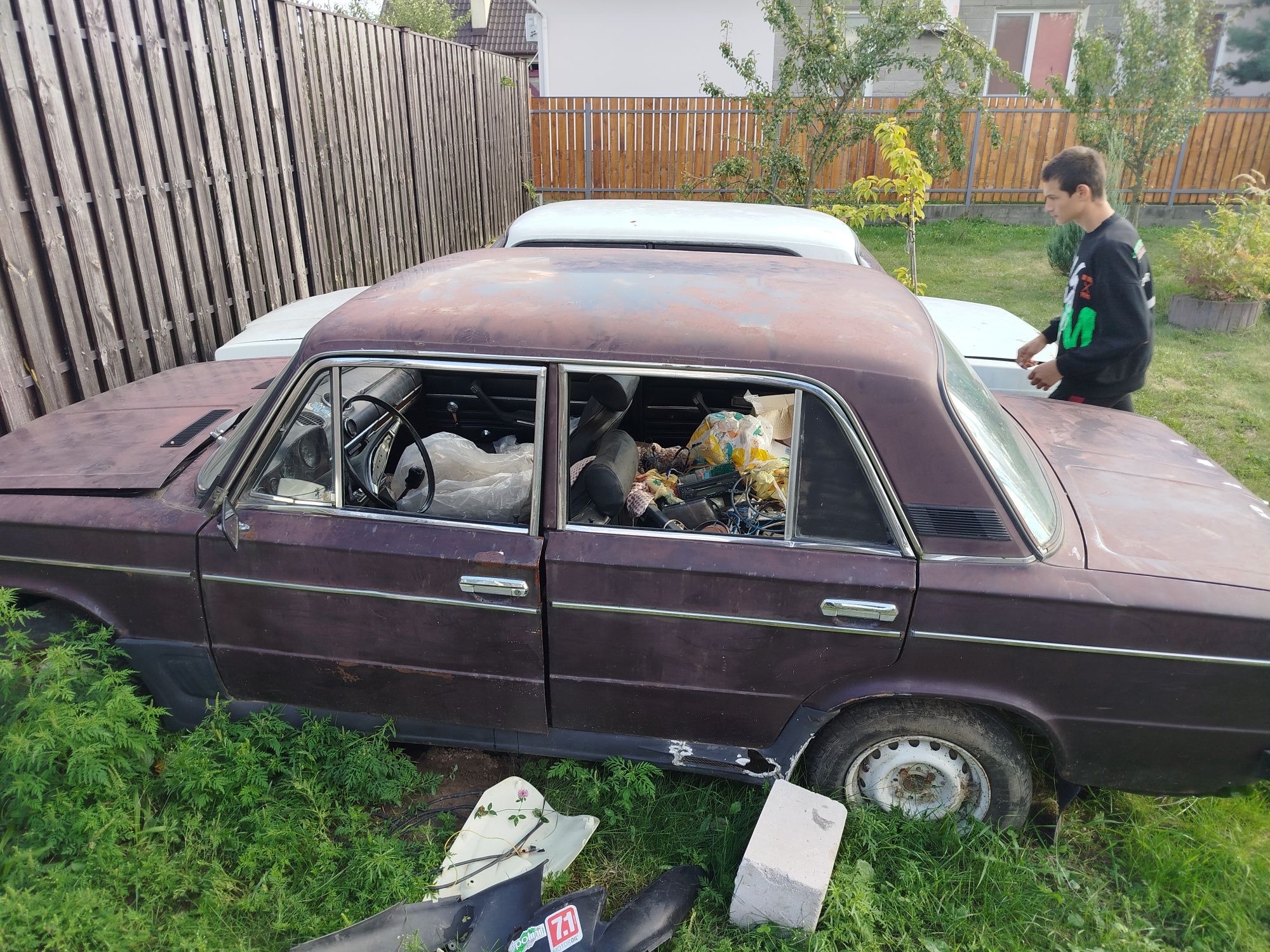 Продам два жигулі
