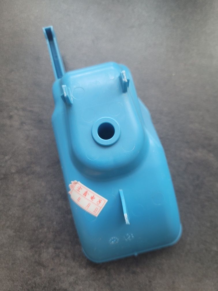 Pojemnik na płynny detergent do pralki