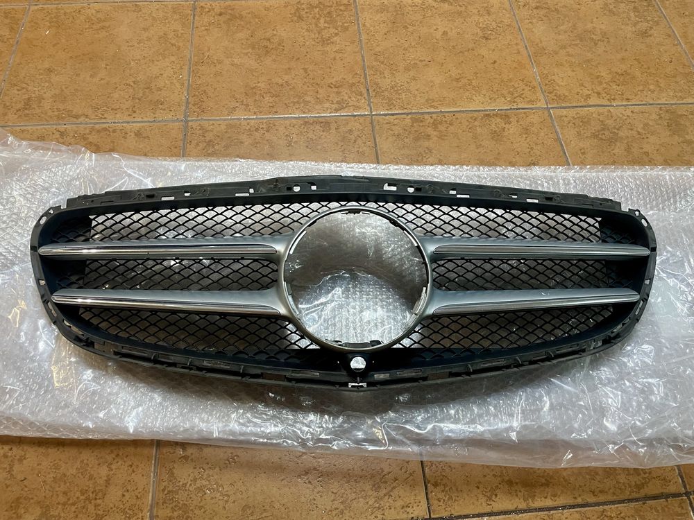 Grelha Frontal Mercedes E300 (W212)