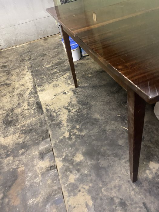 Стол обеденный лакированный времен СССР