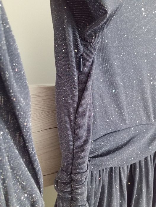 Błyszcząca sukienka