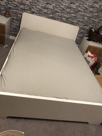 Łóżko komplet sypialniane z materacem 140x200