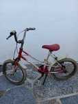 Bicicleta antiga e bmx