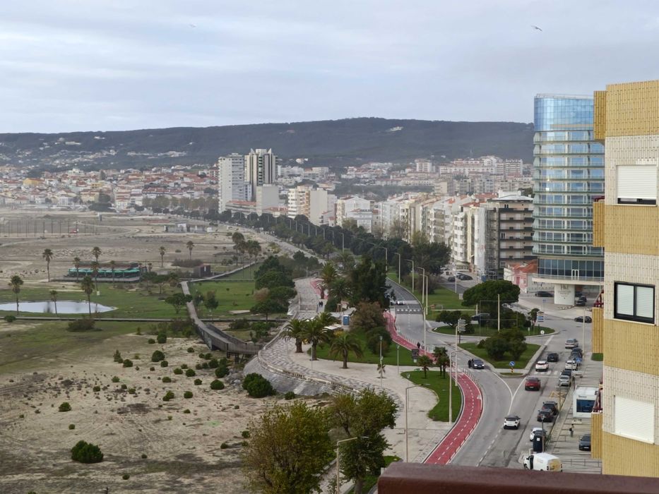 oportunidade única - elegante t1 na 1ª linha frente ao mar
