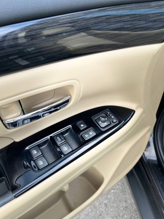 Mitsubishi Outlender 2.4 бензин 2017 рік