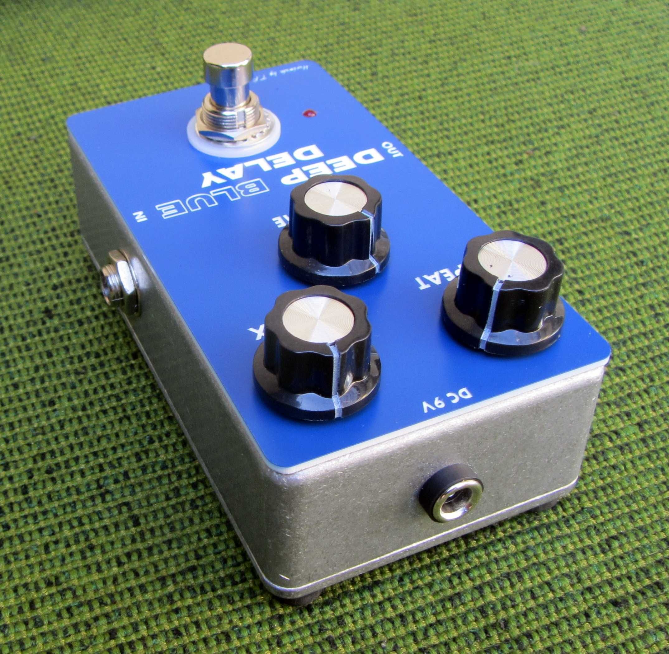 Efekt gitarowy Deep Blue Delay ( klon )