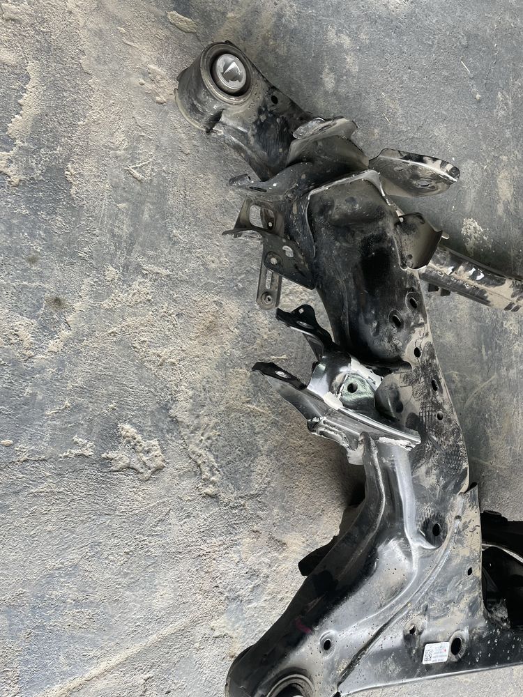 Задній підрамник Tesla model 3/Y 1103557-00-A