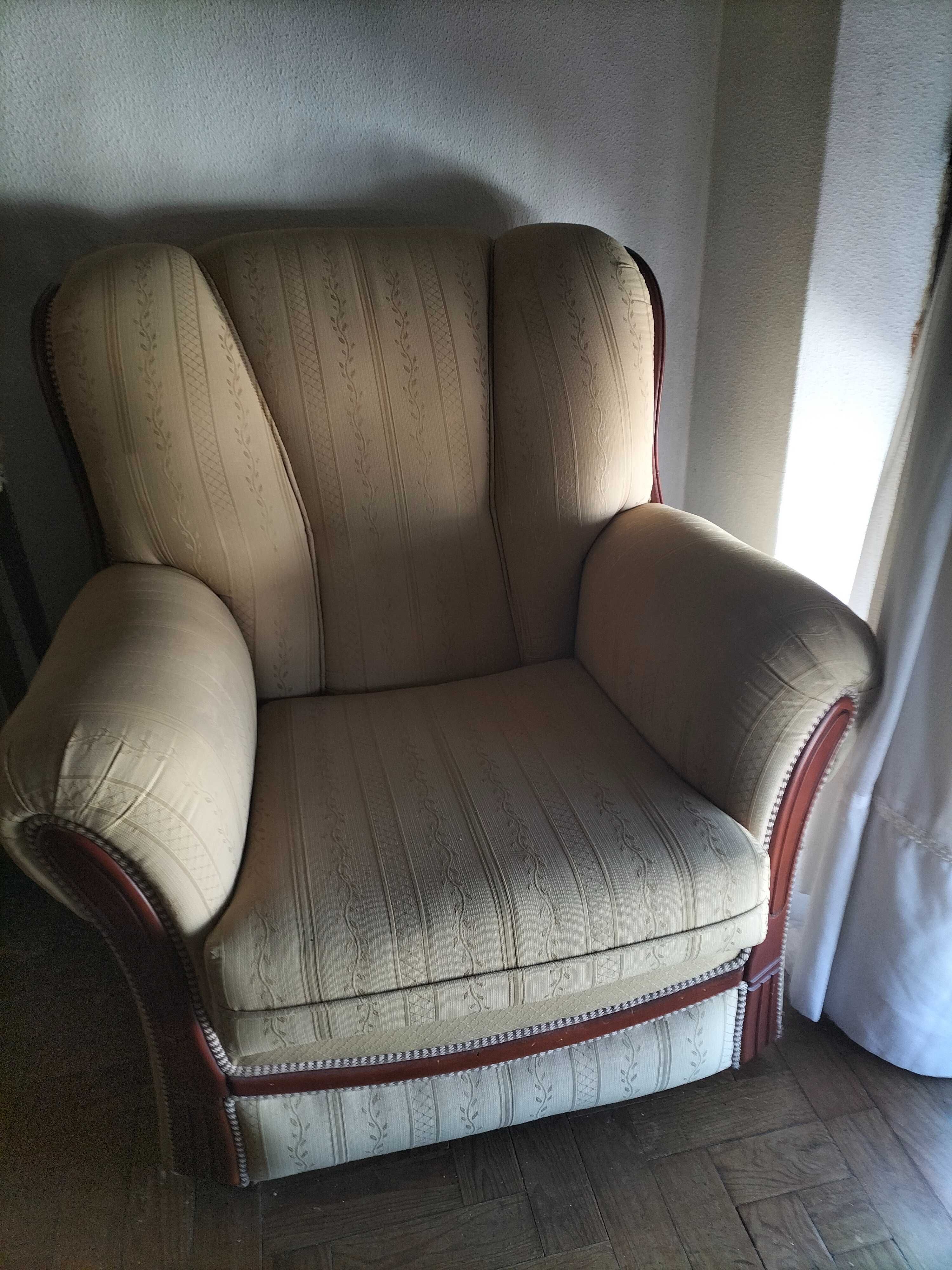 URGENTE, Vendo 1 conjunto de sofás em ótimo estado