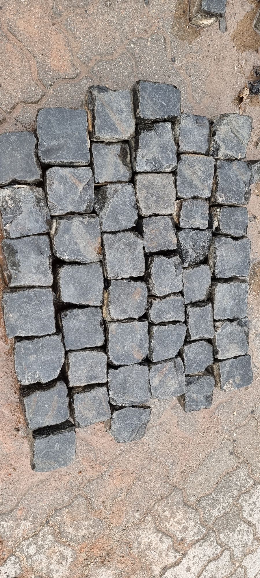 Kostka granitowa bazaltowa starobruk bazalt starobruk kamień bruk