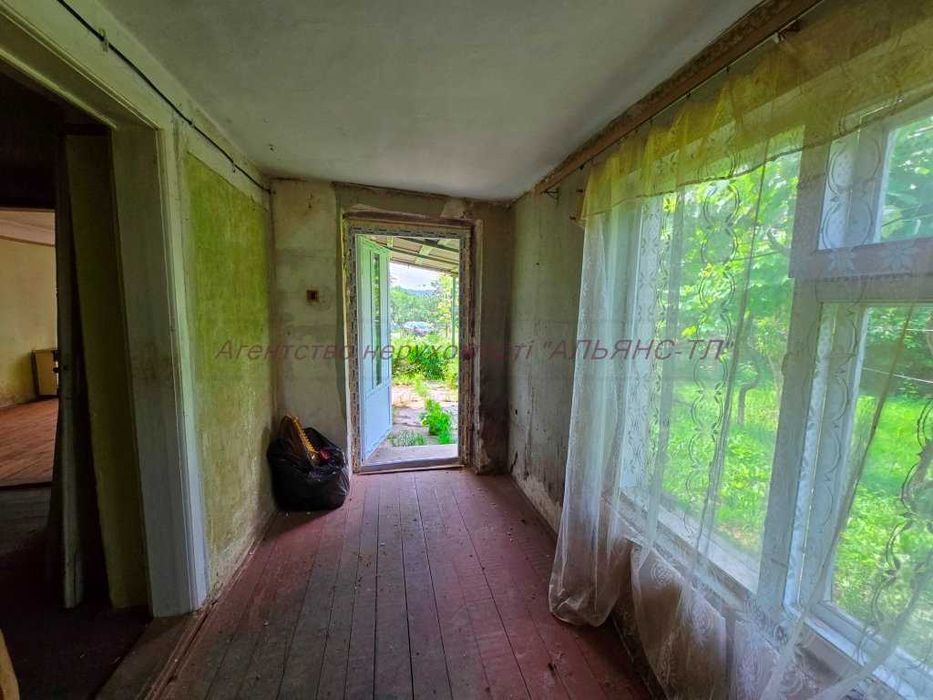 Будинок під реконструкцію  в с.Середнє над озером