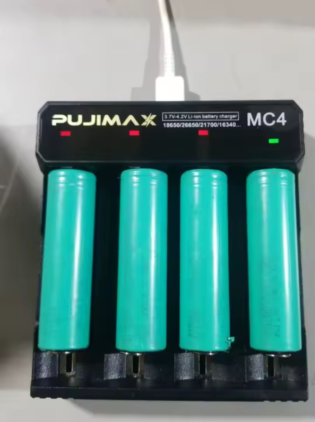Ładowarka do pojazdów ogniw li ion 18650 4,2V 2A USB 4 kanały