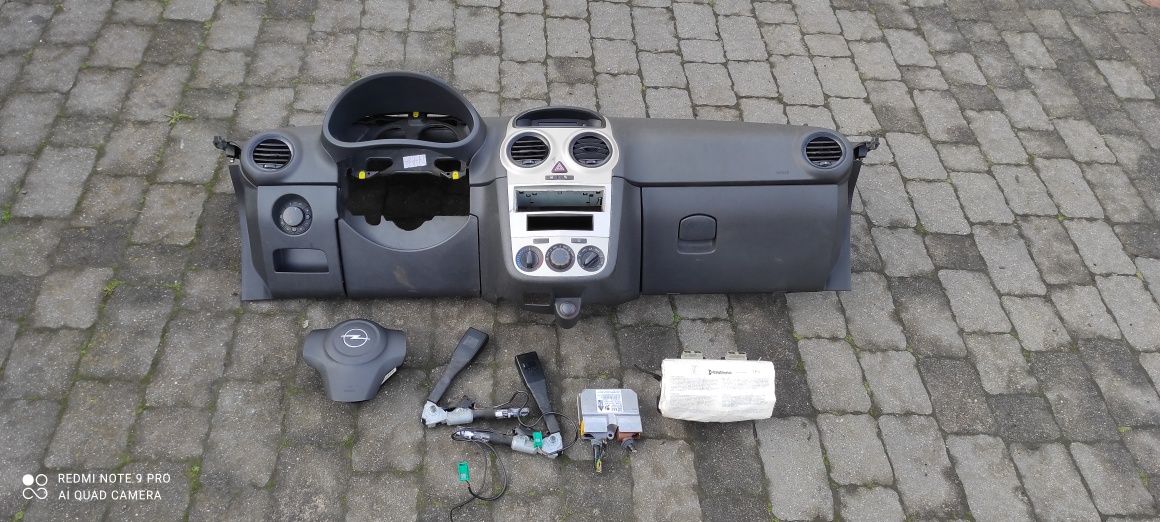 Kokpit konsola opel corsa D airbag