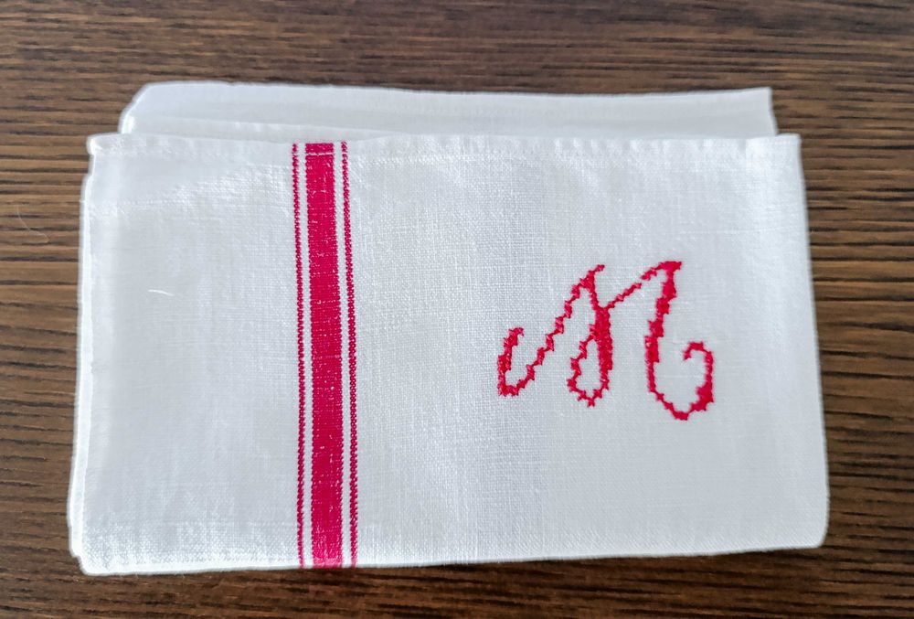 Pano em Linho Bordado